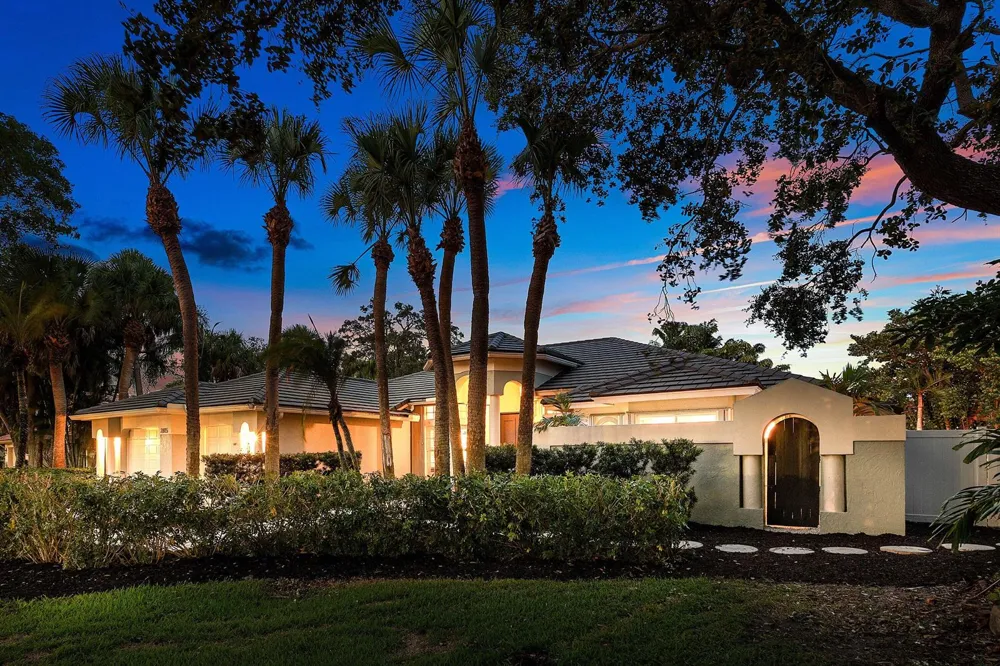 2815 HAMPTON CIRCLE E Delray Beach, FL 33445
