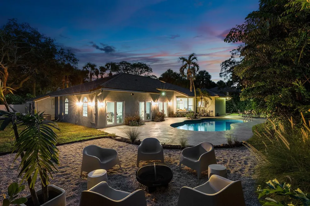 2815 HAMPTON CIRCLE E Delray Beach, FL 33445
