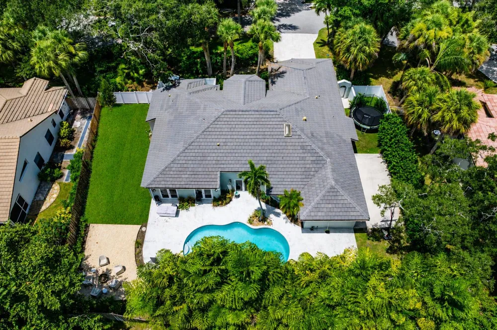 2815 HAMPTON CIRCLE E Delray Beach, FL 33445