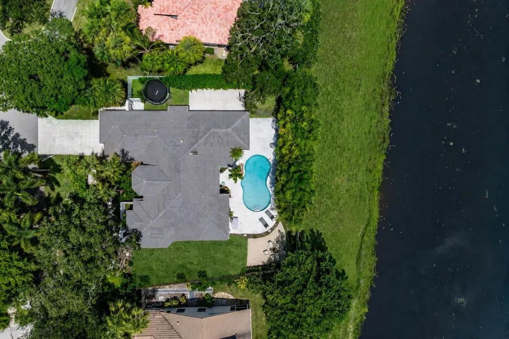 2815 HAMPTON CIRCLE E Delray Beach, FL 33445
