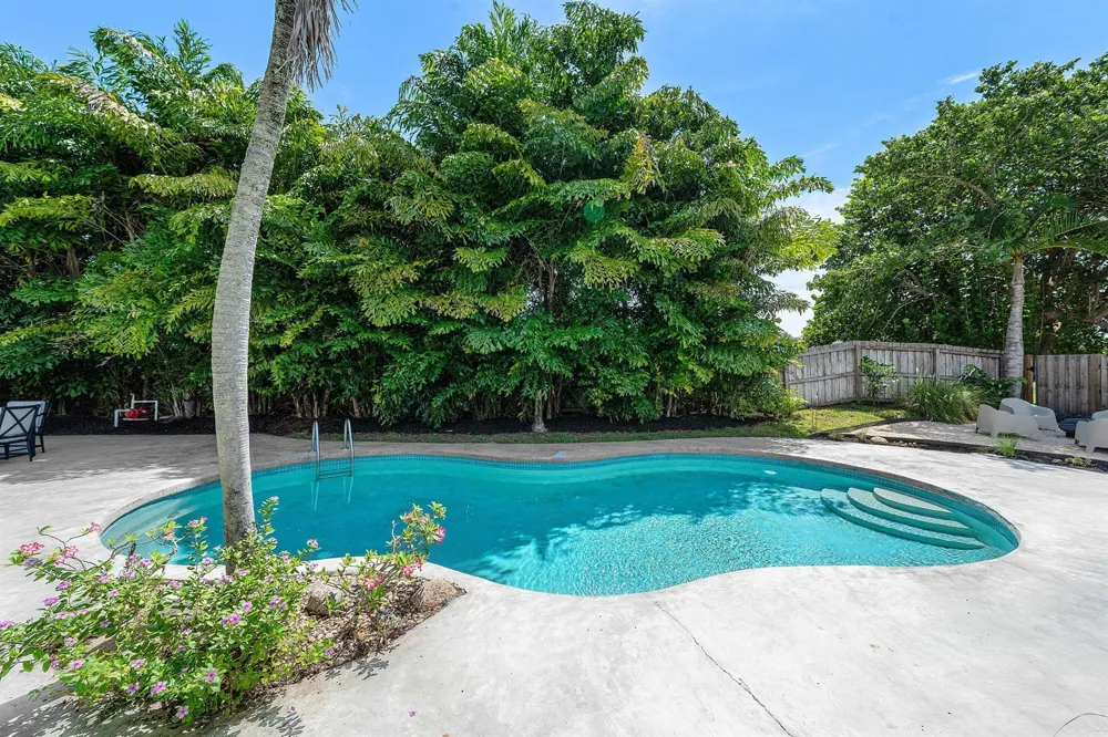 2815 HAMPTON CIRCLE E Delray Beach, FL 33445