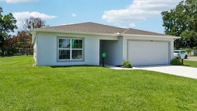 8465 96TH AVENUE Vero Beach, FL 32967