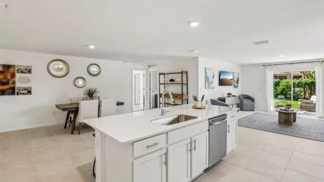 8465 96TH AVENUE Vero Beach, FL 32967