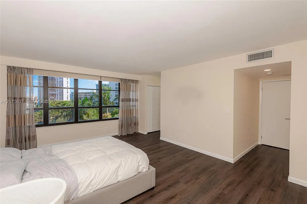 600 Three Islands Blvd #521 Hallandale Beach, FL 33009