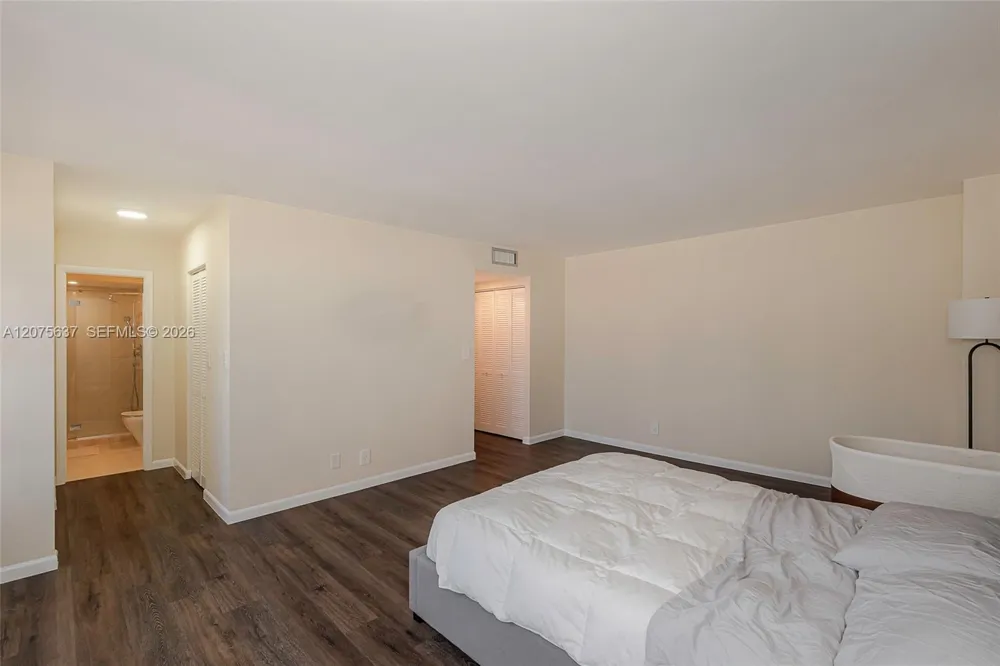 600 Three Islands Blvd #521 Hallandale Beach, FL 33009