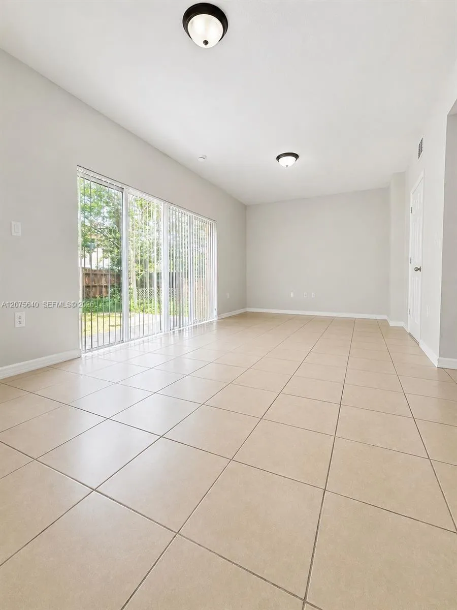 612 SW 11th St Florida City, FL 33034