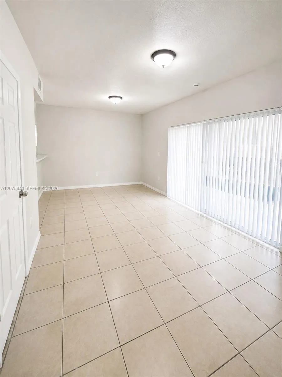 612 SW 11th St Florida City, FL 33034