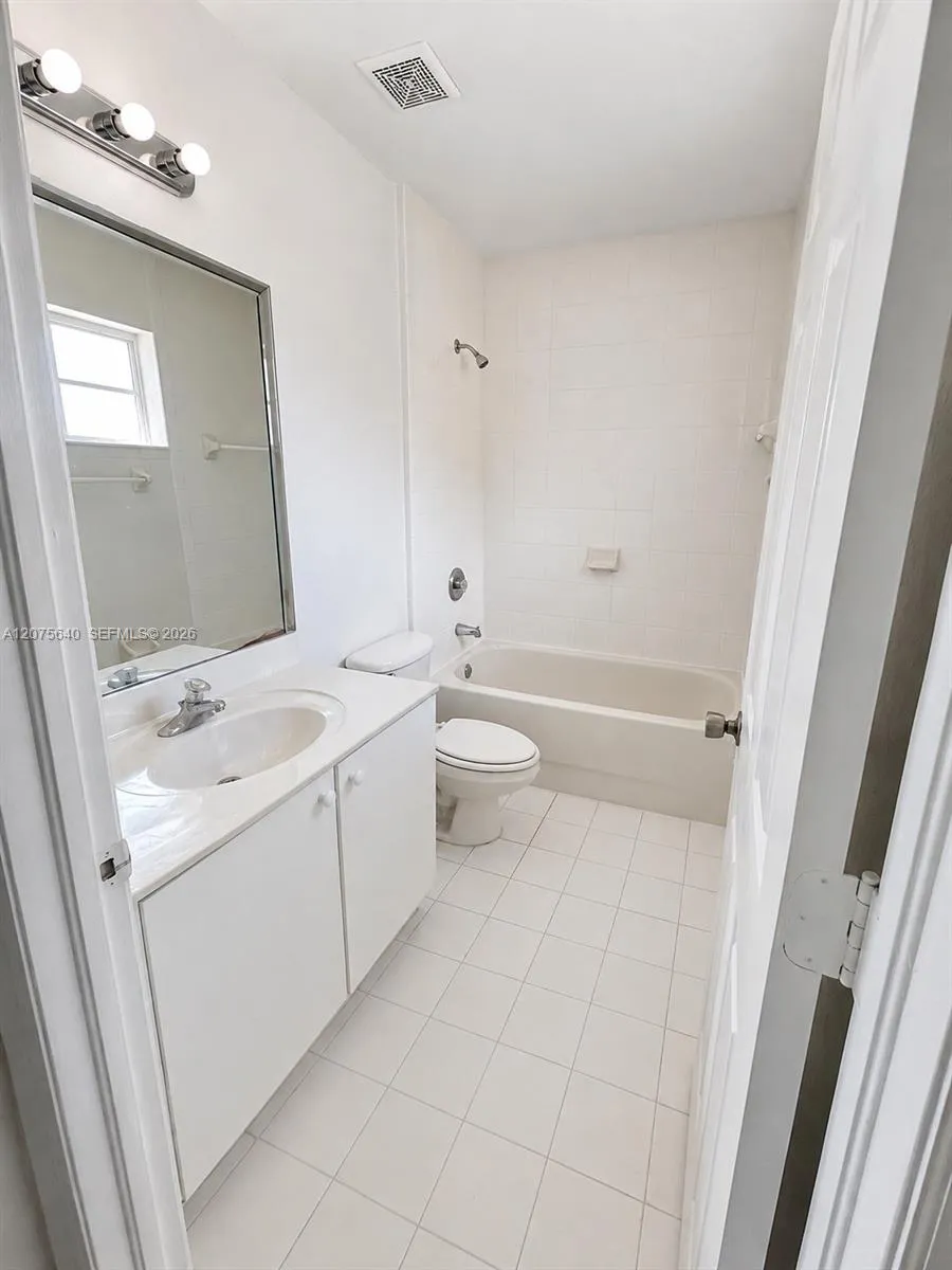 612 SW 11th St Florida City, FL 33034
