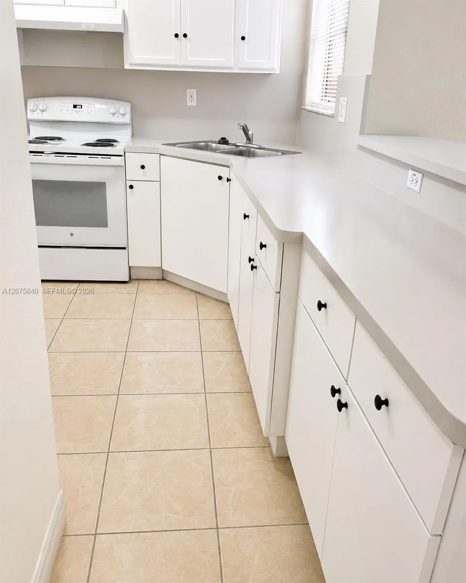612 SW 11th St Florida City, FL 33034