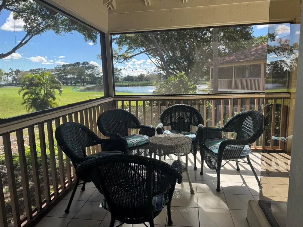 428 Brackenwood Lane S Palm Beach Gardens, FL 33418
