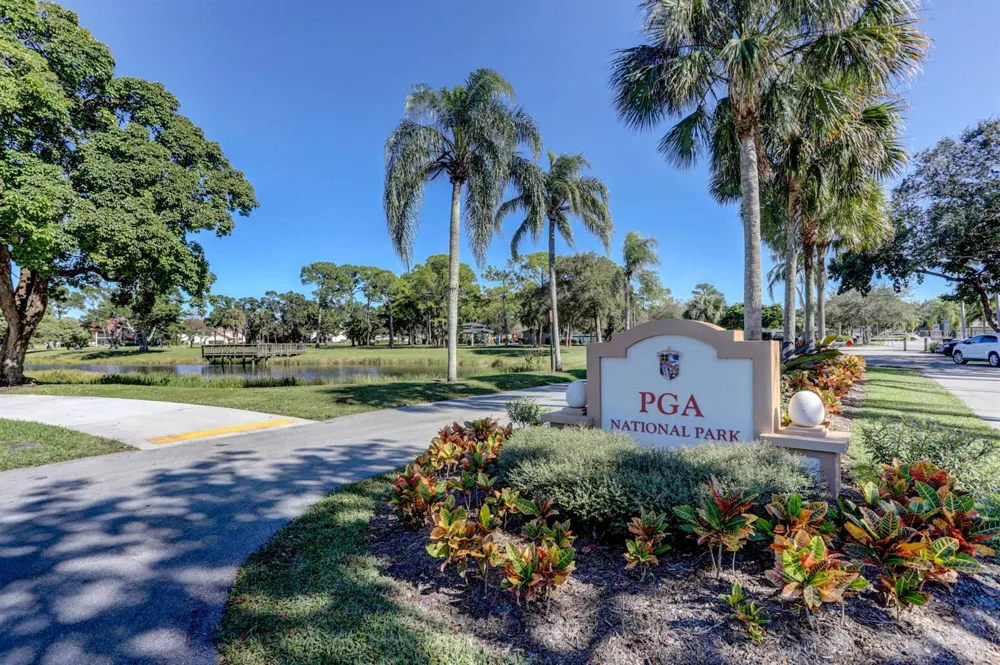 428 Brackenwood Lane S Palm Beach Gardens, FL 33418