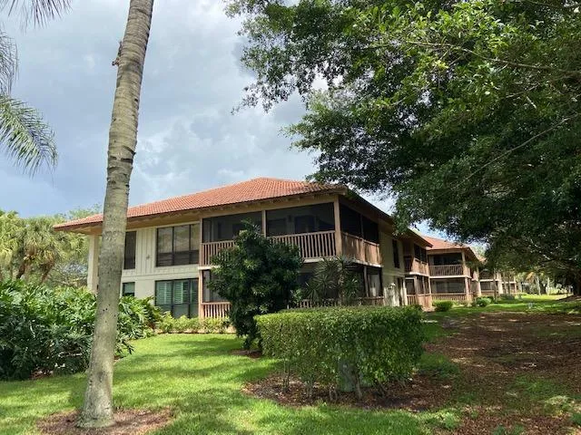 428 Brackenwood Lane S Palm Beach Gardens, FL 33418