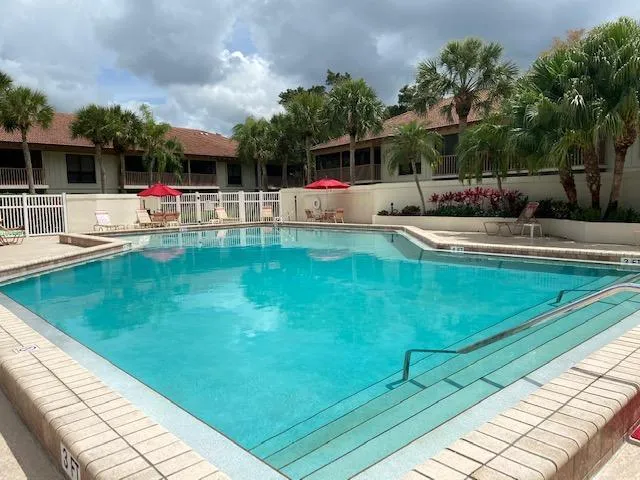 428 Brackenwood Lane S Palm Beach Gardens, FL 33418