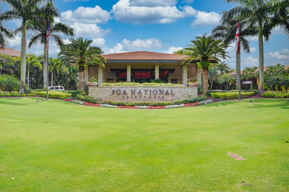 428 Brackenwood Lane S Palm Beach Gardens, FL 33418