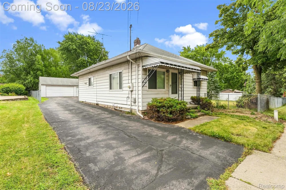 2083 Dutcher Street Flint Charter Township, MI 48532