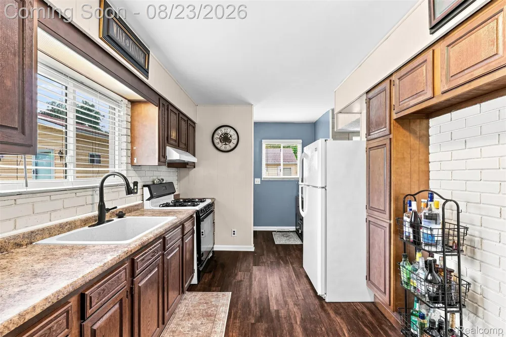 2083 Dutcher Street Flint Charter Township, MI 48532