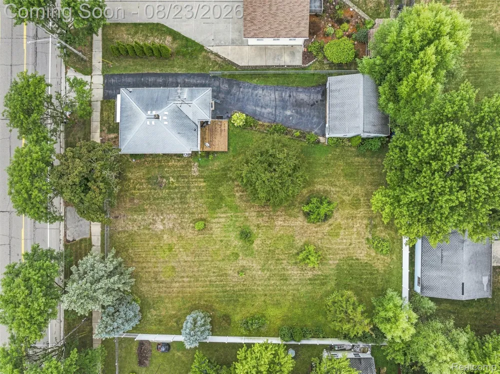 2083 Dutcher Street Flint Charter Township, MI 48532