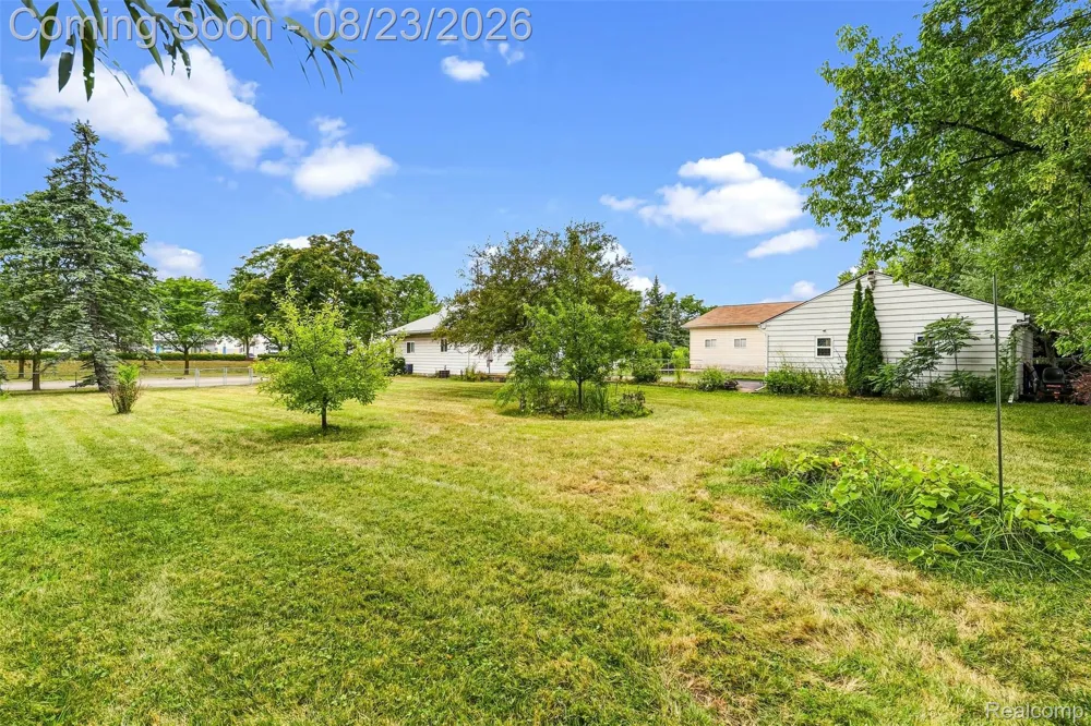 2083 Dutcher Street Flint Charter Township, MI 48532