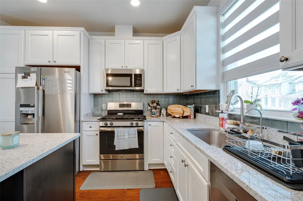 3211 Johanna Ware Wixom City, MI 48393