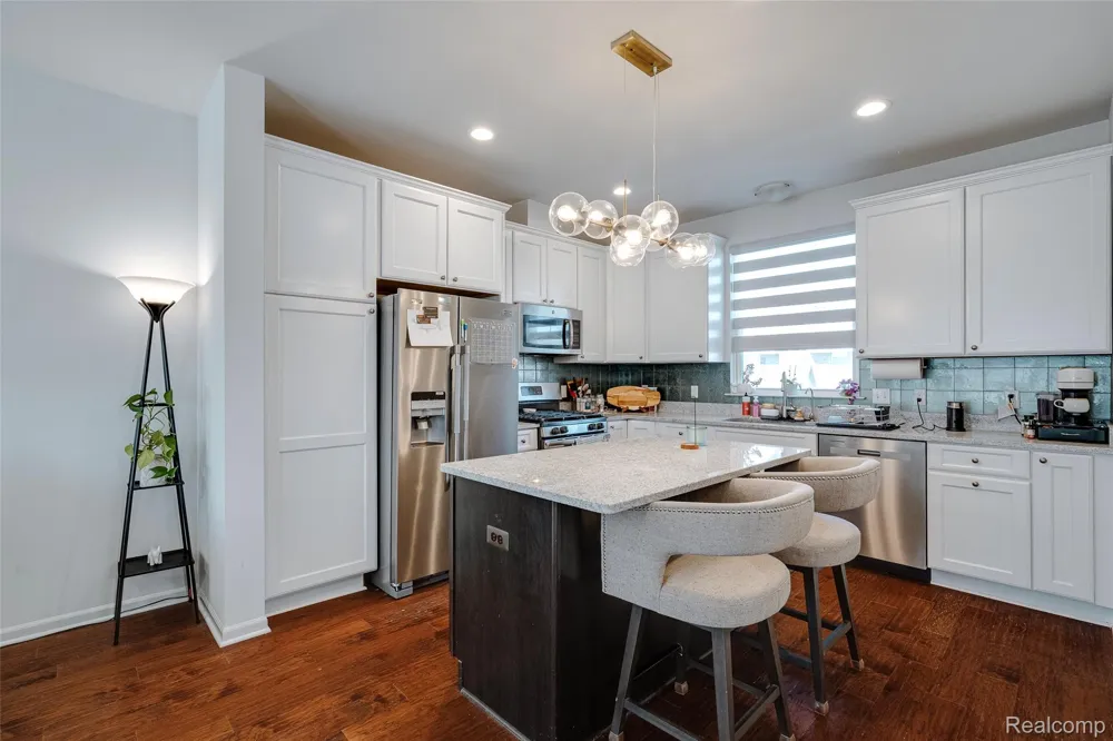 3211 Johanna Ware Wixom City, MI 48393