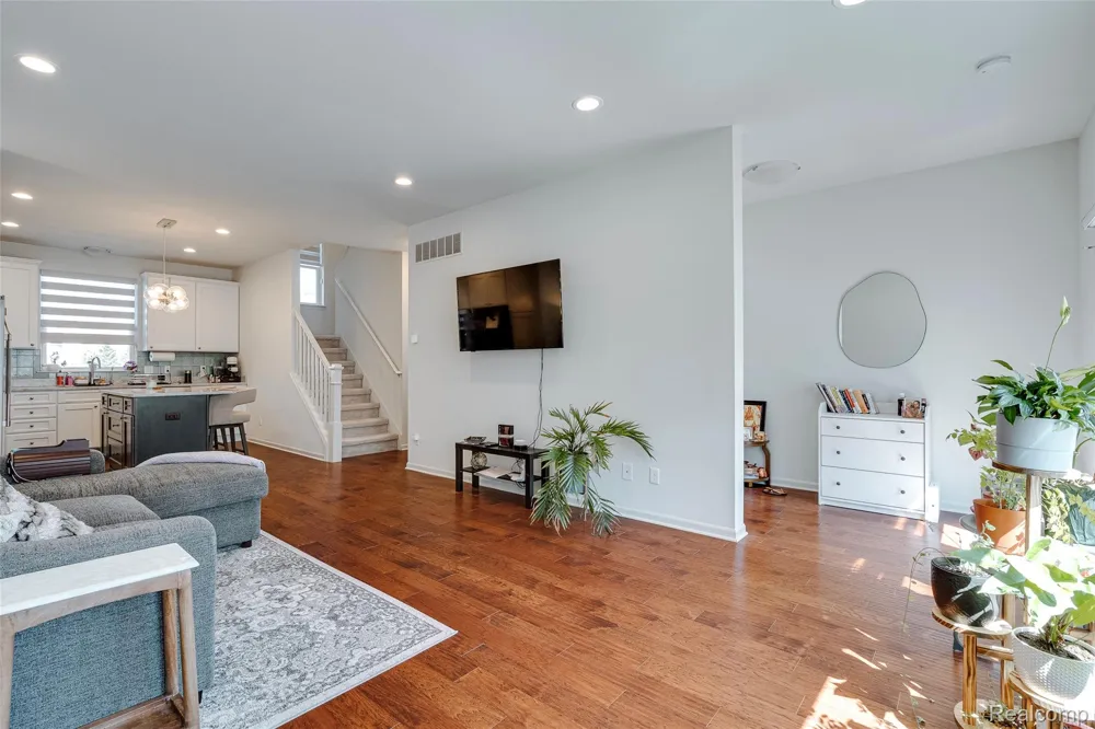 3211 Johanna Ware Wixom City, MI 48393