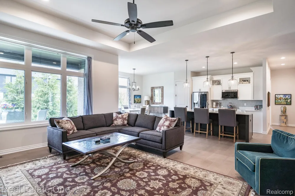 850 Marlayna Drive Oxford Charter Township, MI 48371