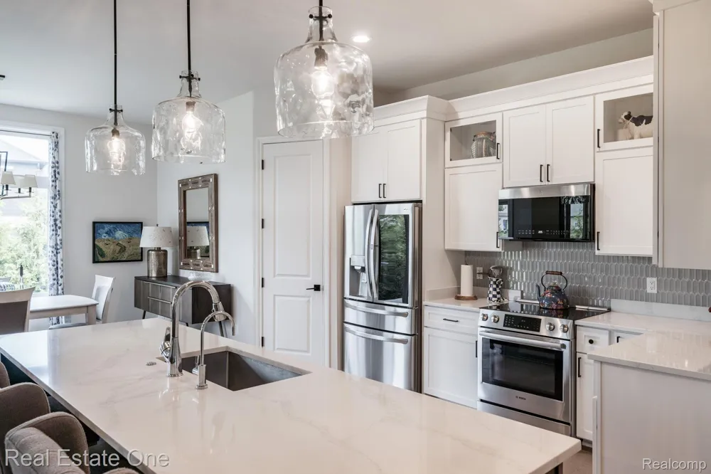 850 Marlayna Drive Oxford Charter Township, MI 48371