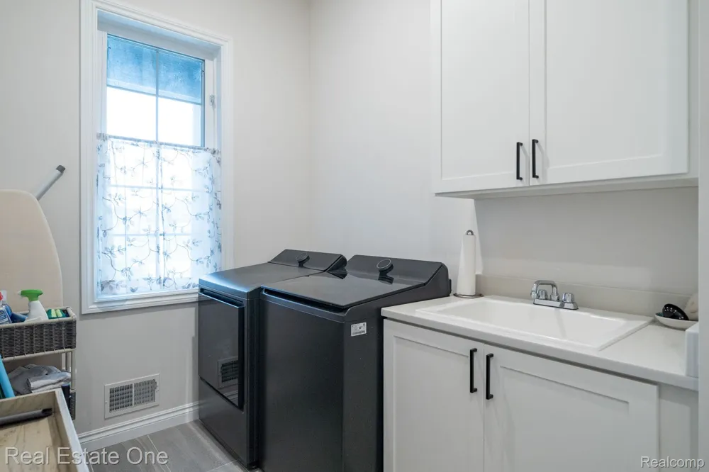 850 Marlayna Drive Oxford Charter Township, MI 48371