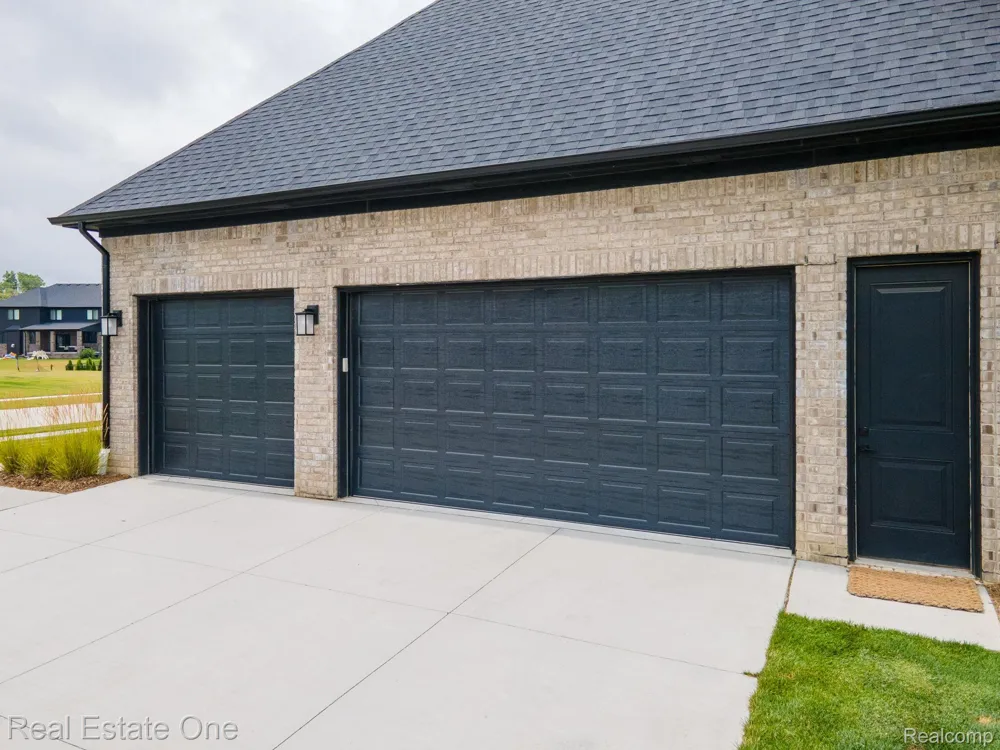 850 Marlayna Drive Oxford Charter Township, MI 48371