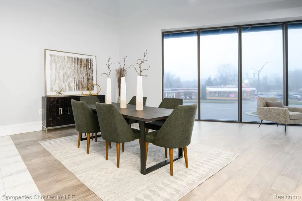 32686 Woodward Avenue #E Royal Oak City, MI 48073
