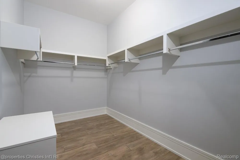 32686 Woodward Avenue #E Royal Oak City, MI 48073