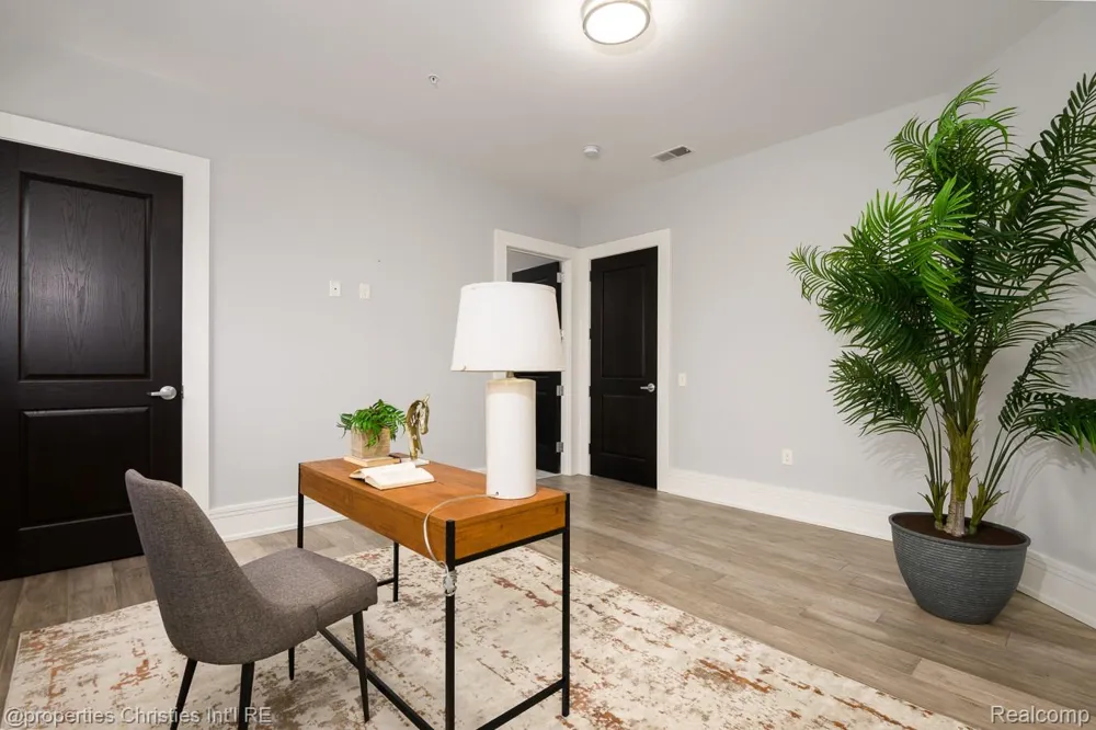 32686 Woodward Avenue #E Royal Oak City, MI 48073