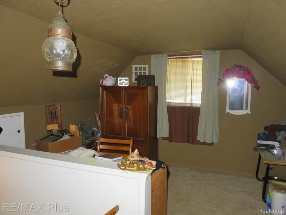 2433 Stockbridge Avenue Burton City, MI 48509