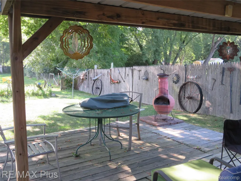 2433 Stockbridge Avenue Burton City, MI 48509