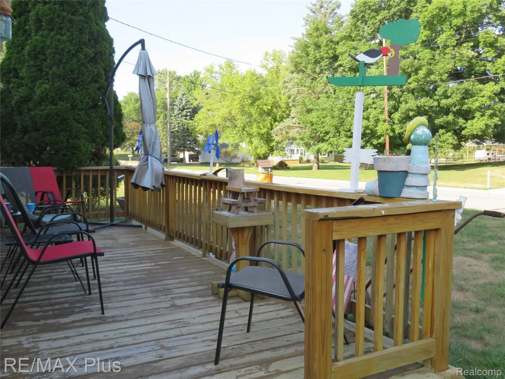 2433 Stockbridge Avenue Burton City, MI 48509