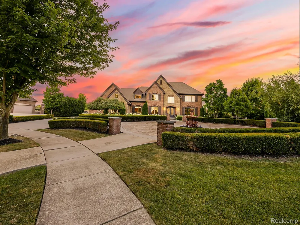 48892 Barola Court Northville City, MI 48167