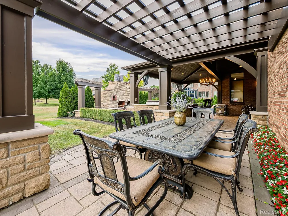 48892 Barola Court Northville City, MI 48167