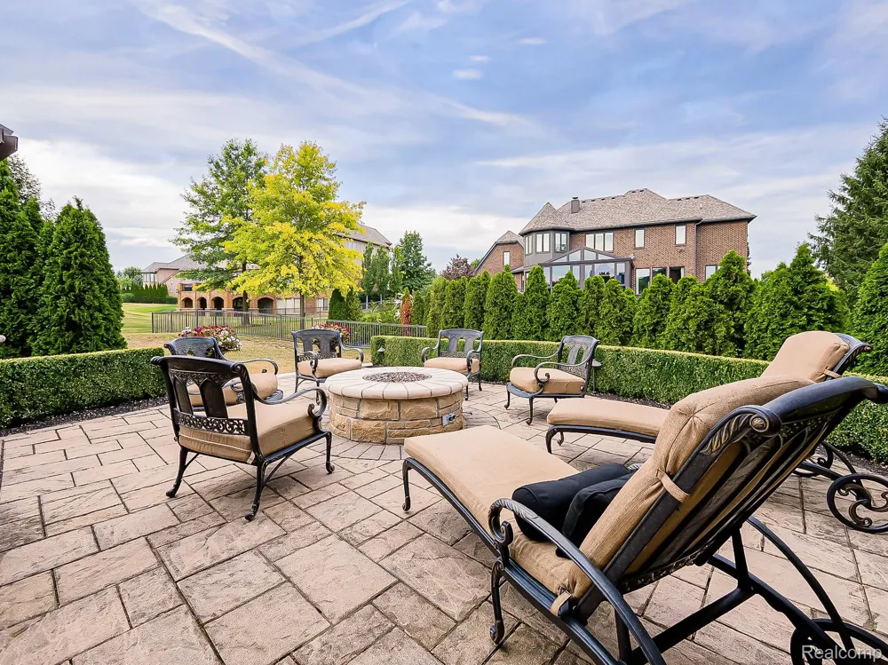 48892 Barola Court Northville City, MI 48167