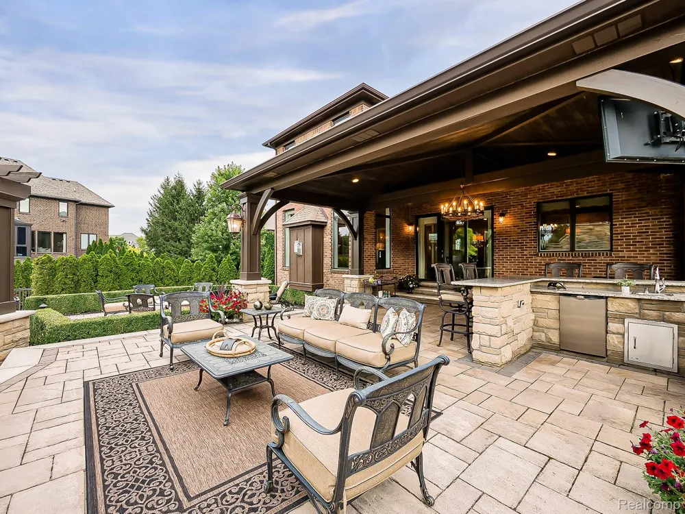 48892 Barola Court Northville City, MI 48167