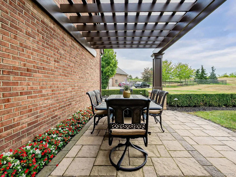 48892 Barola Court Northville City, MI 48167