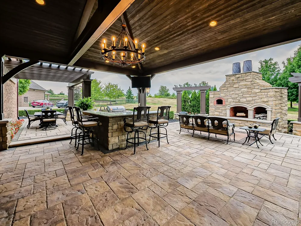 48892 Barola Court Northville City, MI 48167