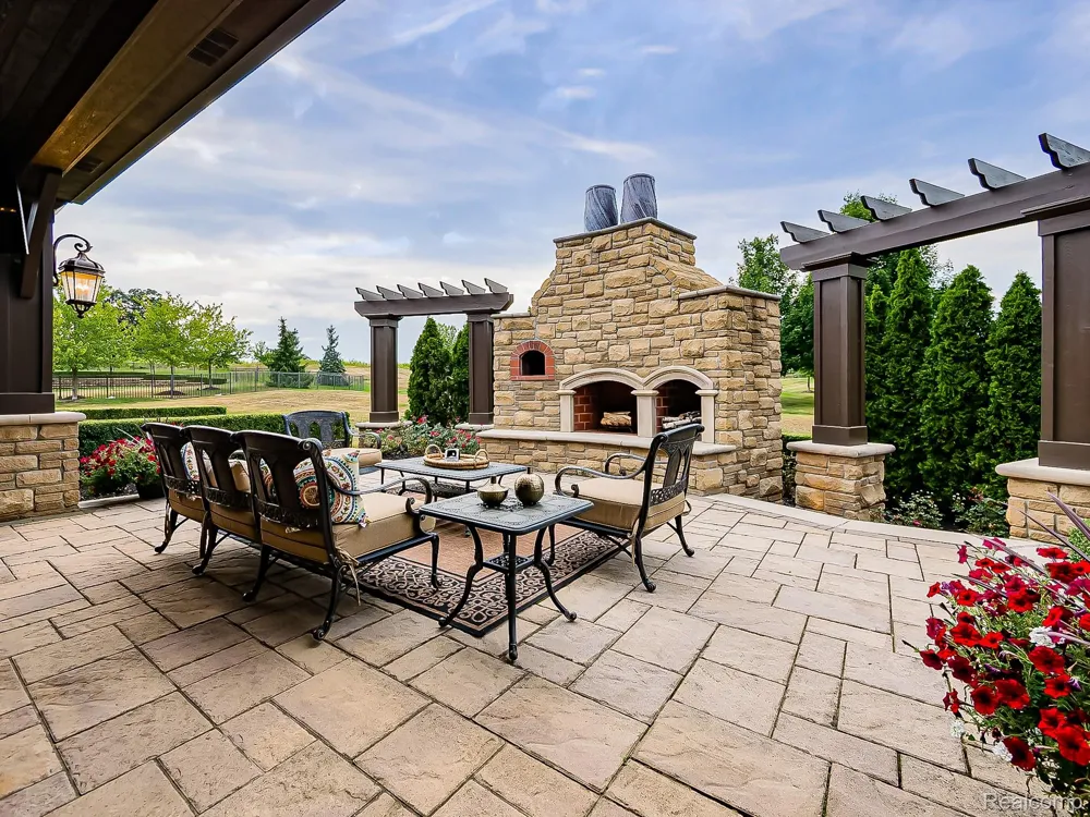 48892 Barola Court Northville City, MI 48167