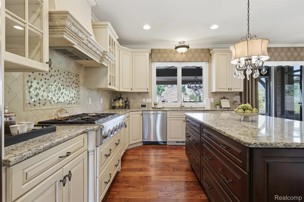 48892 Barola Court Northville City, MI 48167