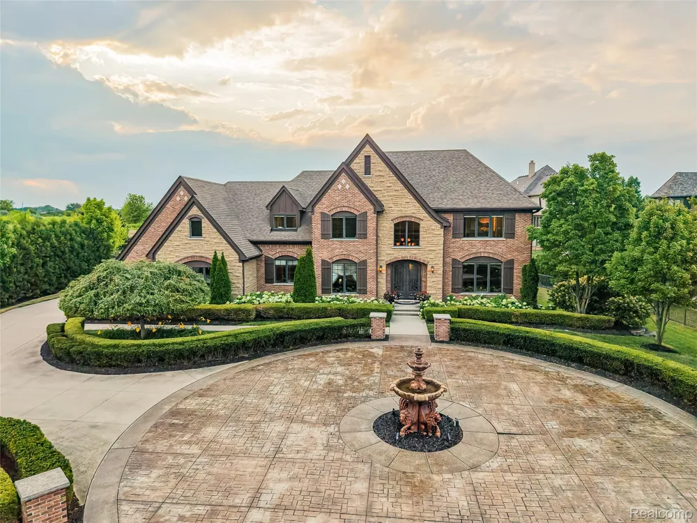 48892 Barola Court Northville City, MI 48167