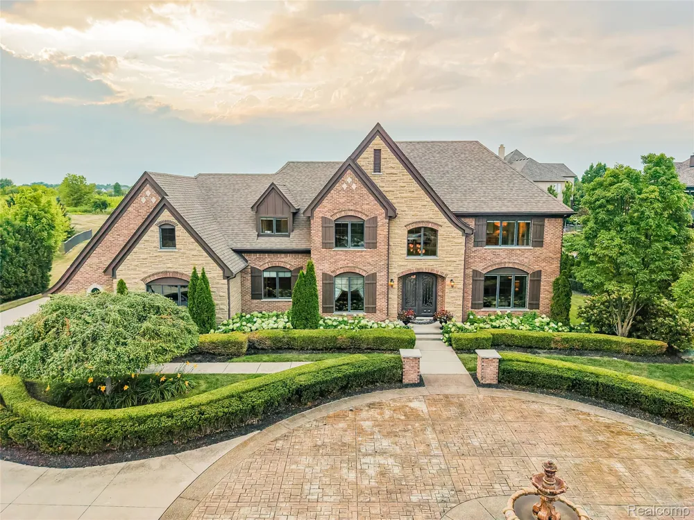 48892 Barola Court Northville City, MI 48167