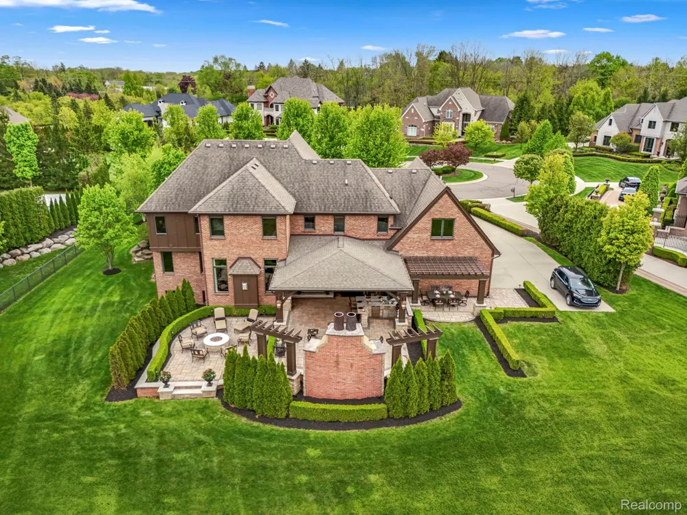 48892 Barola Court Northville City, MI 48167