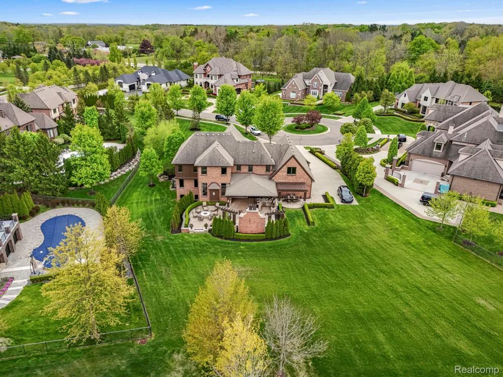 48892 Barola Court Northville City, MI 48167
