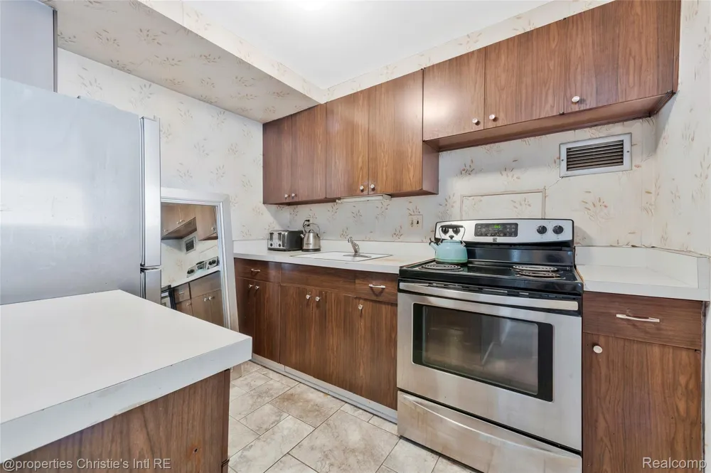 1300 E Lafayette Street #903 Detroit City, MI 48207