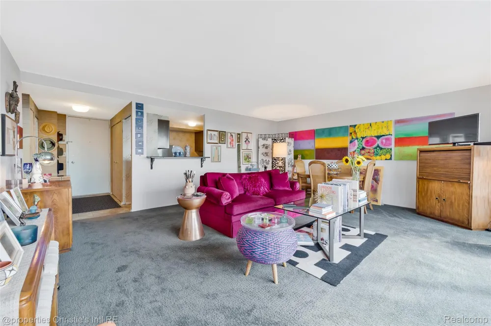 1300 E Lafayette Street #903 Detroit City, MI 48207