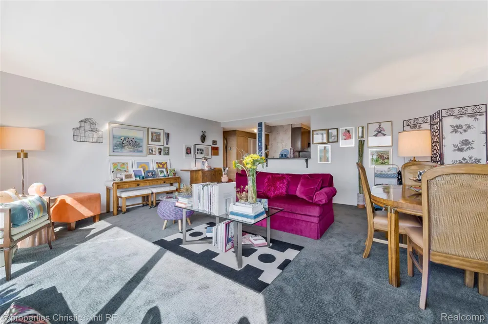 1300 E Lafayette Street #903 Detroit City, MI 48207